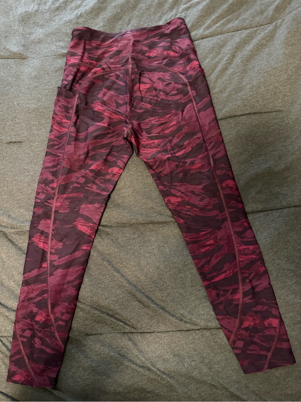 Victorias Secret Burgundy Camo Active Leggings
